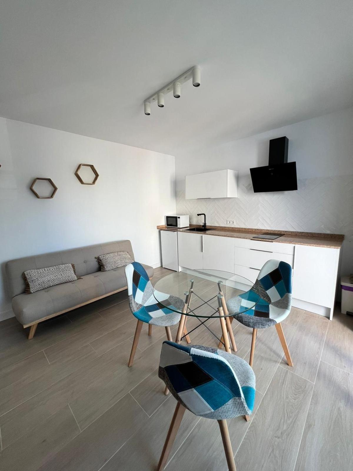 Apartamentos Buganvilla روكيتاس ذي مار الغرفة الصورة